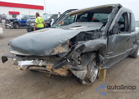 2002 Chevrolet Silverado 1500 from USA, damaged, VIN 1GCEC19W92Z113373